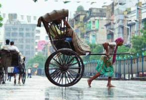 2012-10-06-05-20-52kolkatta-rickshaw